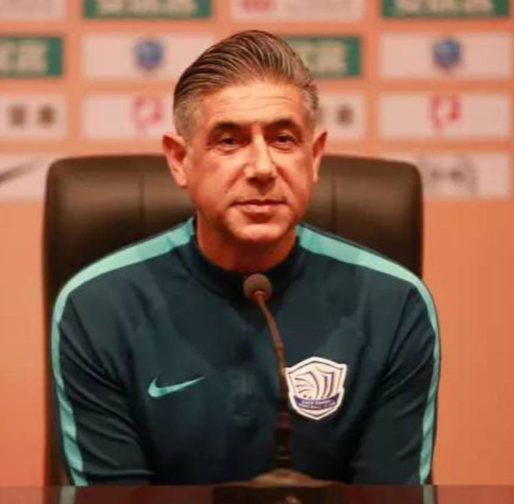 شکست ناپذیری قطبی ادامه دارد