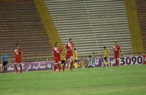 توضیح خانزاده در رابطه با شادی گل عجیب