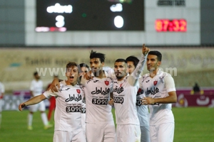 جشن پرسپولیسی‌ها بعد از گلباران نفت(عکس)