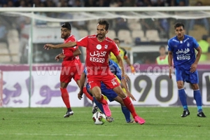 محمد نوری با مصدومیت زمین را ترک کرد