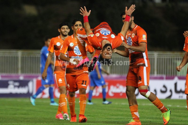 پشتکهای جنجالی مهاجم سابق پرسپولیس