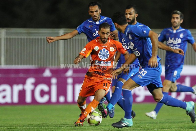 من و برادرم یک پای پدرم هم نمیشویم