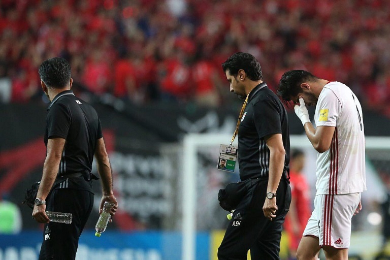 عزت اللهی اولین بازی جام جهانی را از دست می دهد؟