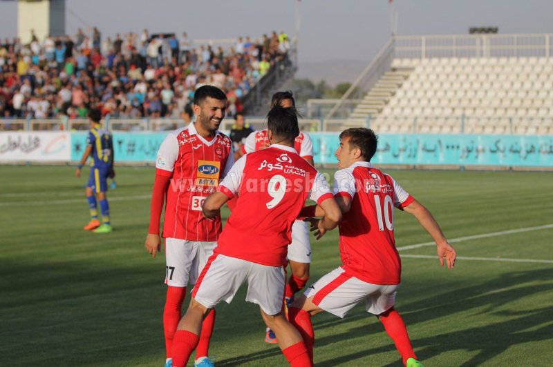 رقابت احمدزاده و طارمی برای عنوان آقای گلی!