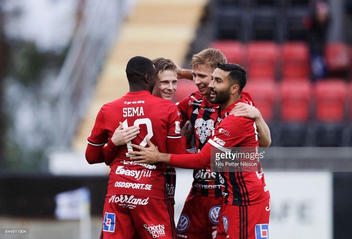 توفان سامان قدوس در روز فوقالعاده استرسوند