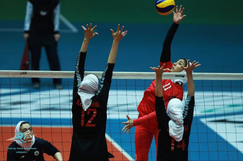 دومین پیروزی پیکان و ذوبآهن در لیگ والیبال بانوان
