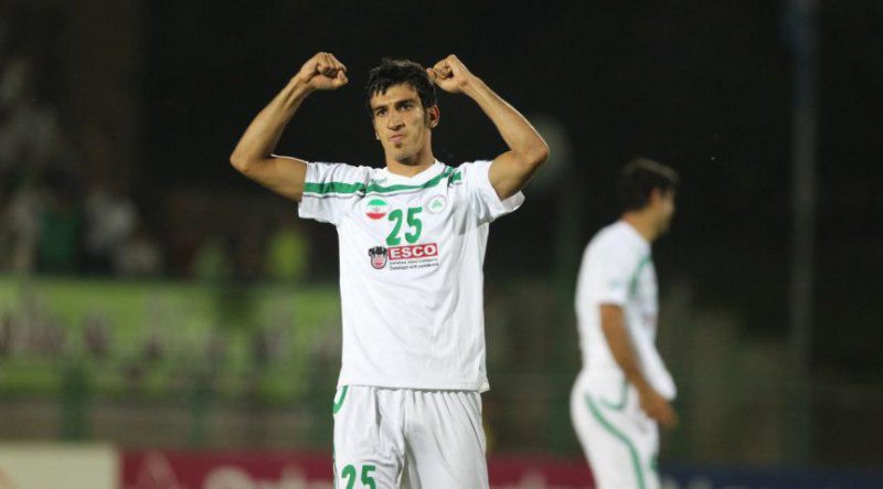 حسین ماهینی برابر تیم خاطرهساز