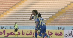 سیاه‌جامگان 0- گسترش فولاد 1؛ فرار از قعر با اتوبوس!