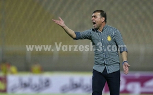 ویسی: هیچ جای دنیا به بازیکن توهین نمی‌کنند