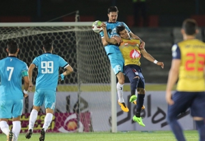 پیکان 3 - نفت تهران 1؛ پیکان روی نوار برد