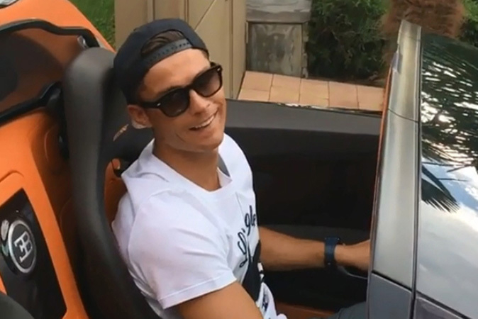 زمان باورنکردنی مسی و رونالدو برای خرید فراری و بوگاتی 