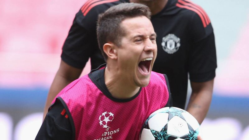 چرا قرارداد ستاره یونایتد تمدید نمی شود؟