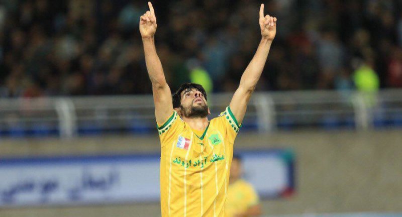 حسین ساکی بهترین بازیکن صنعت – پرسپولیس