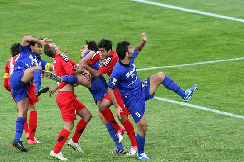 با عکاسهای ورزشی در تعقیب دربی (1)