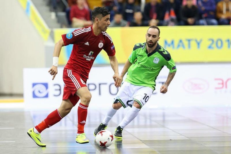 سومین تقابل طیبی با بهترین فوتسالیست جهان