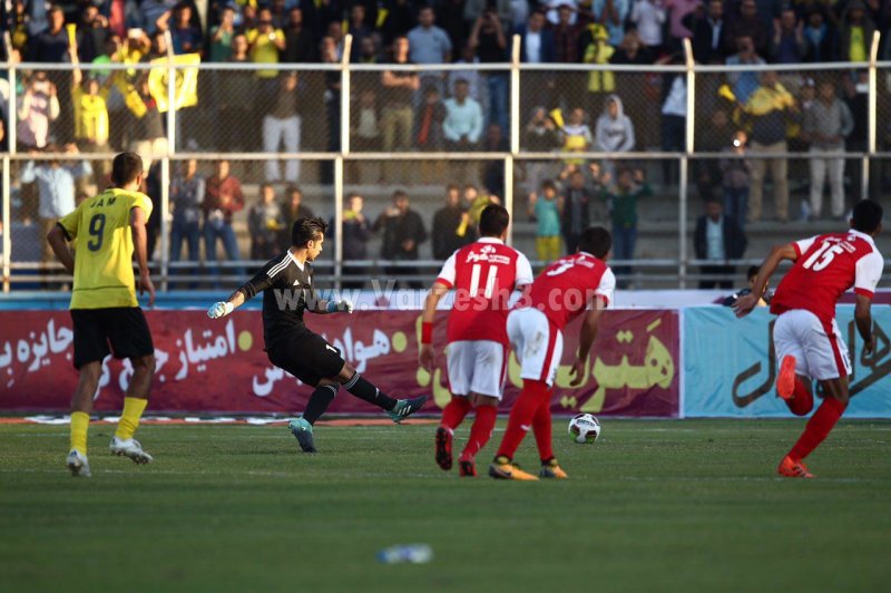  لحظه‌ای که دنیا بر سر فروزان خراب شد