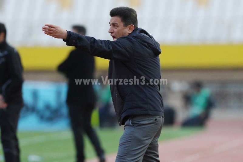 تعویض تدافعی قلعه‌نویی در نیمه دوم