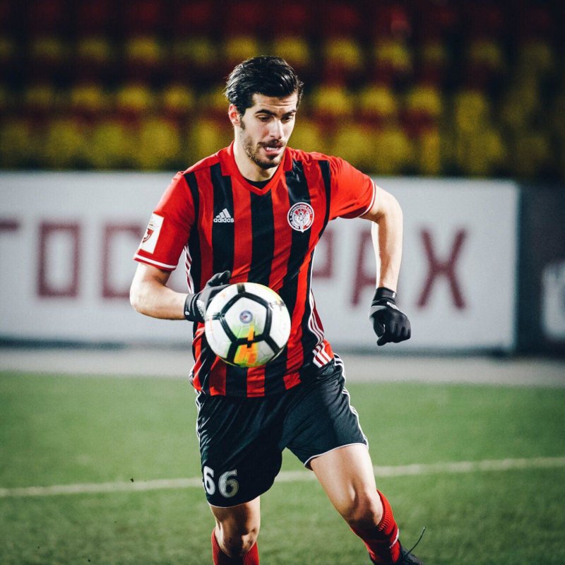 شکست آمکار در حضور عزتاللهی