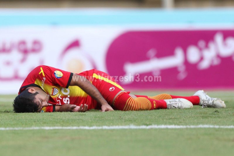 مدافع فولاد بازی با نساجی را از دست داد