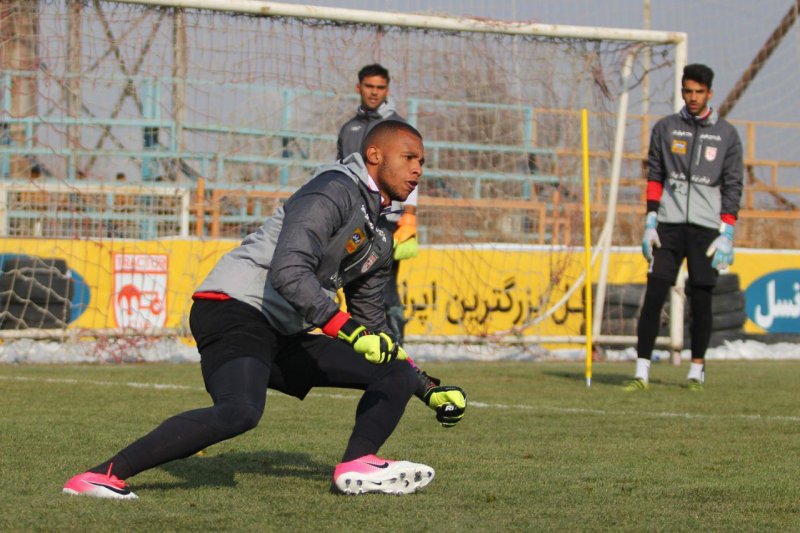 دروازهبان برزیلی تراکتورسازی کیست؟