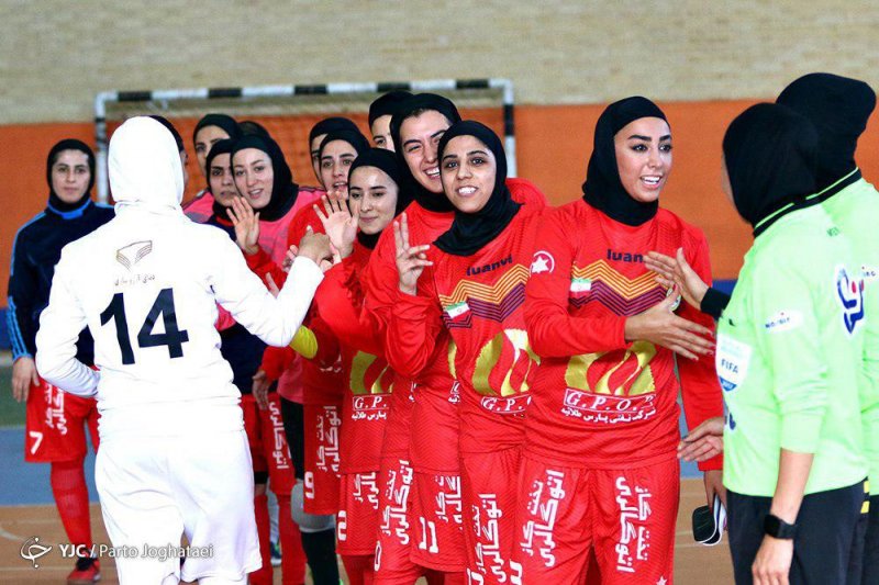 سرگردانی دختران فوتسال نفت در فرودگاه سیرجان
