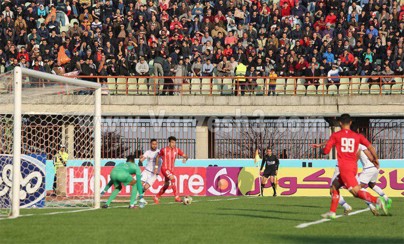 پنالتی – اخراج، هدیه تهیدست به ویسی