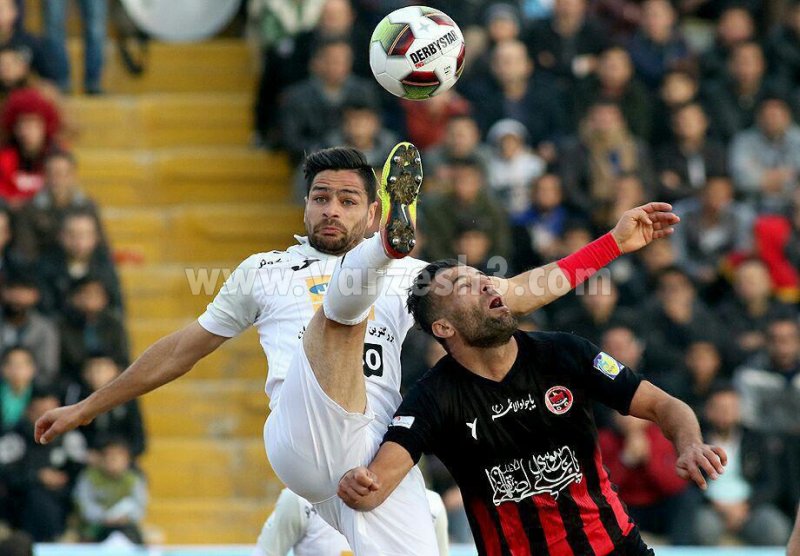 دوری یکماهه کمال کامیابینیا از پرسپولیس