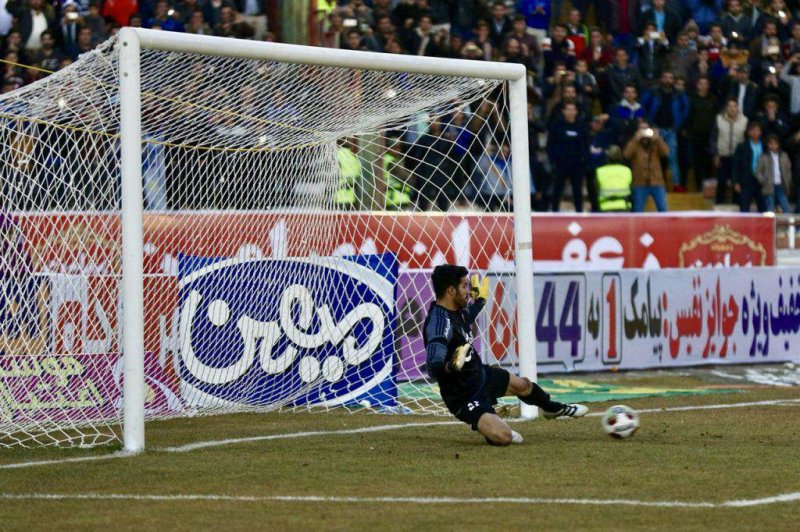 کاراکتر عابدزاده در حرکات عقاب مشهدی!