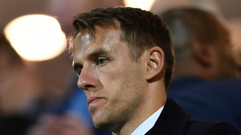 نویل: انتقادات از مورینیو شخصی شده است