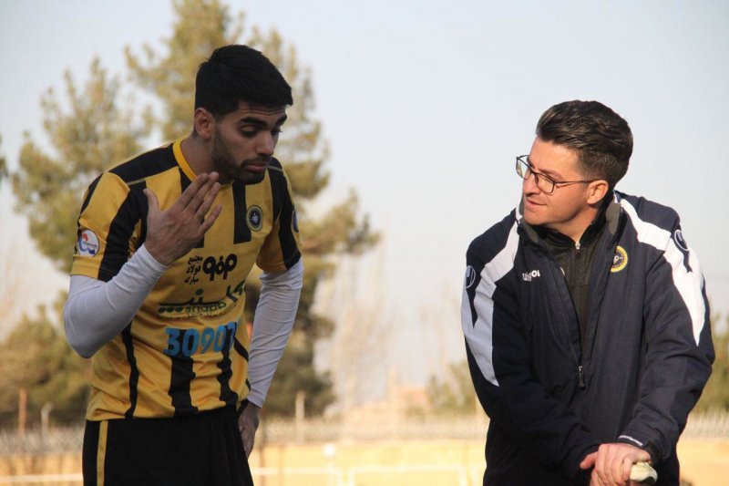 کریمی: باید آبروی رفته را برگردانیم