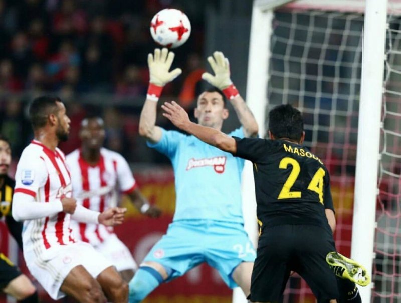 آتشبازی یاران شجاعی در شب گلزنی انصاریفرد