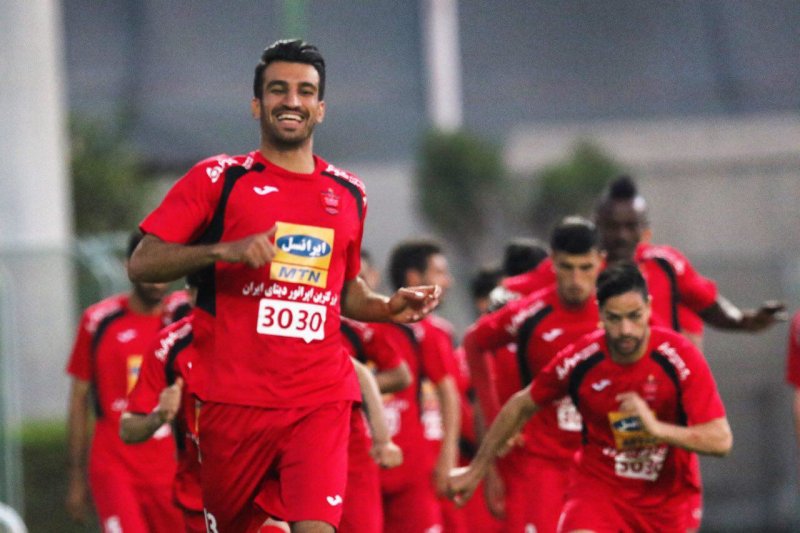 ماهینی برابر پارس استراحت می‌کند