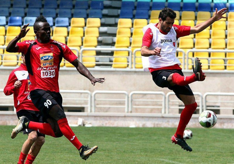 شجاع همچنان دور از تمرین پرسپولیس