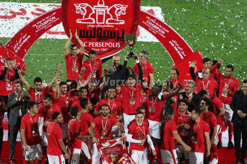 حراج مدال قهرمانی پرسپولیس به نفع  زلزله‌زدگان