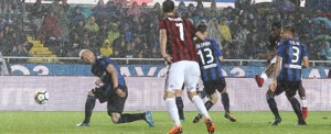 آتالانتا 1 - 1 میلان؛ توقف باز هم با اشتباه دوناروما