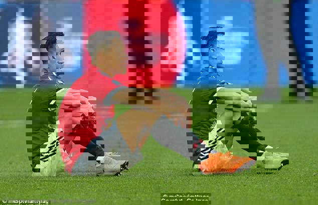1303878