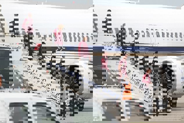 1305360