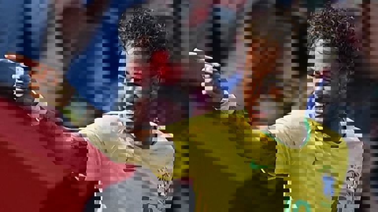 نیمار، یک قدم تا رکورد روماریوی افسانه ای