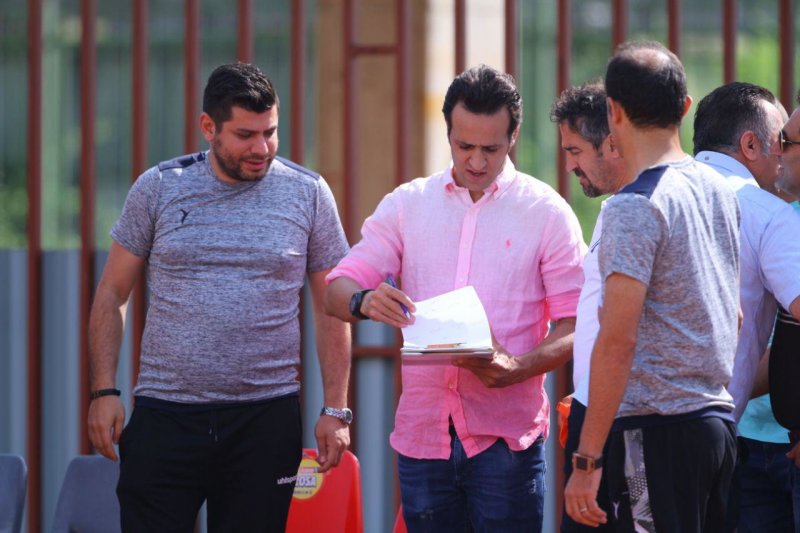 تا روز شنبه با علی کریمی تسویه حساب میشود