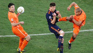 دی یانگ: ضربه ام به آلونسو در فینال ج.ج عمدی نبود