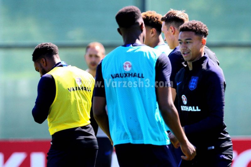 روایت لینگارد از اعتماد به نفس انگلیسیها