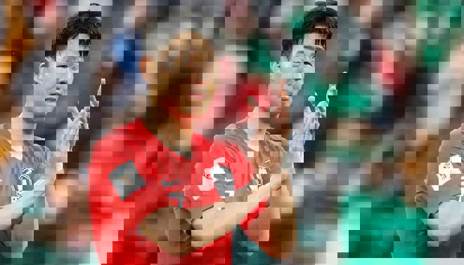 اشک‌های تکان دهنده ستاره کره پس از شکست (عکس)