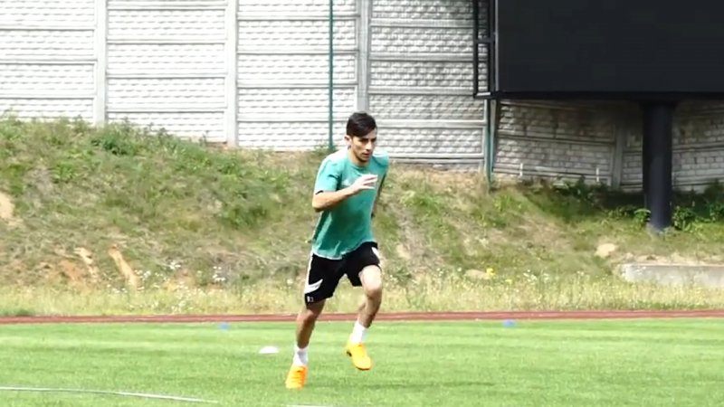 مصدومیت عامل نیمکتنشینی احمدزاده