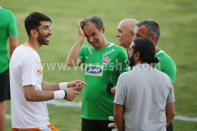 استقبال از بیرانوند با همان شعار معروف