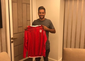 مهاجم انگلیسی تراکتور به ایران سفر کرد