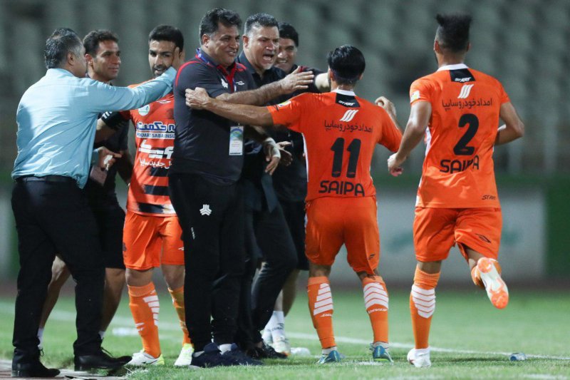 دشتی: آغوش دایی بعد از گل بهترین جای دنیاست