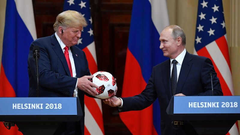 تراشه جاسوسی در توپ اهدایی پوتین به ترامپ؟