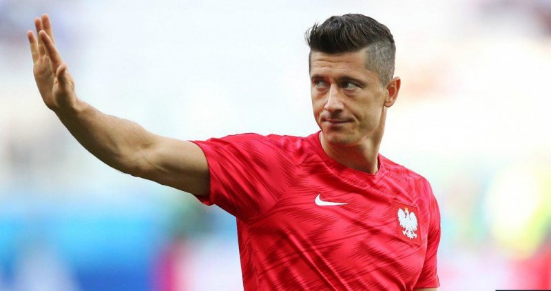 لواندوفسکی باید تمرکزش را روی بایرن بگذارد