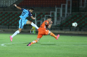 روایتی از بازی بدون هوادار و بدون تبلیغات !