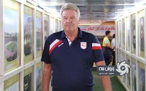 توشاک حرف‌هایش را زد و از نشست خبری رفت!